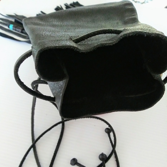 Fringe Black Leather pouch - Picture 7 of 8